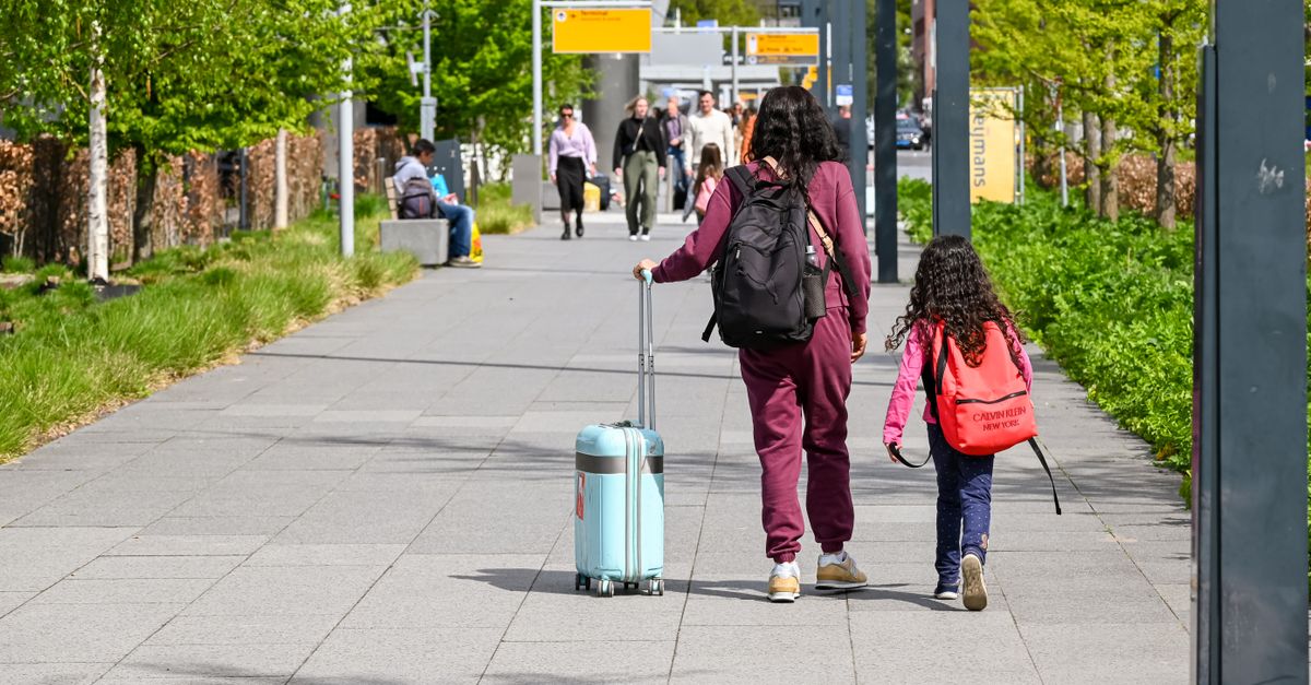 EB-3 Visa for Spouse and Children: How Derivatives Work
